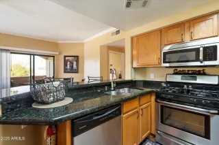 Photo #4: 6841379 Listing 