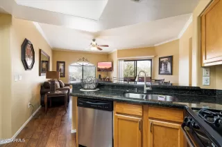 Photo #6: 6841379 Listing 