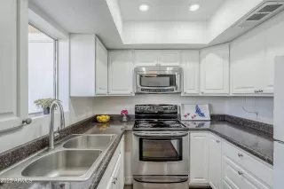 Photo #6: 6841450 Listing 