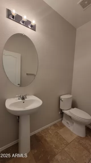 Photo #6: 6841507 Listing