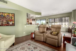 Photo #4: 6841513 Listing