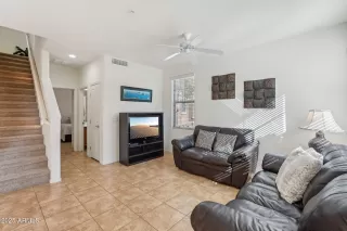 Photo #3: 6841558 Listing 