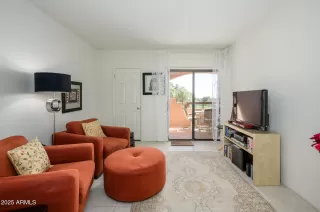 Photo #6: 6841663 Listing 