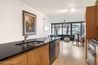 Photo #3: 6841681 Listing