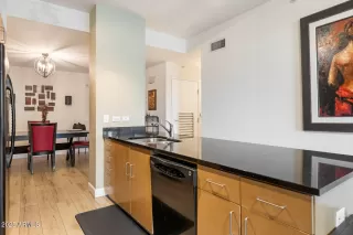 Photo #6: 6841681 Listing