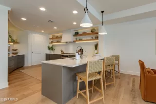 Photo #4: 6841696 Listing 