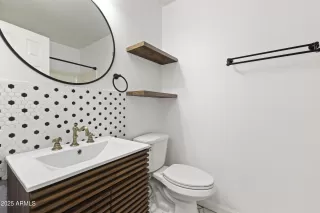 Photo #5: 6841746 Listing 