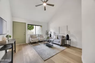 Photo #6: 6841785 Listing 