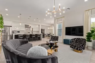 Photo #1: 6841839 Listing