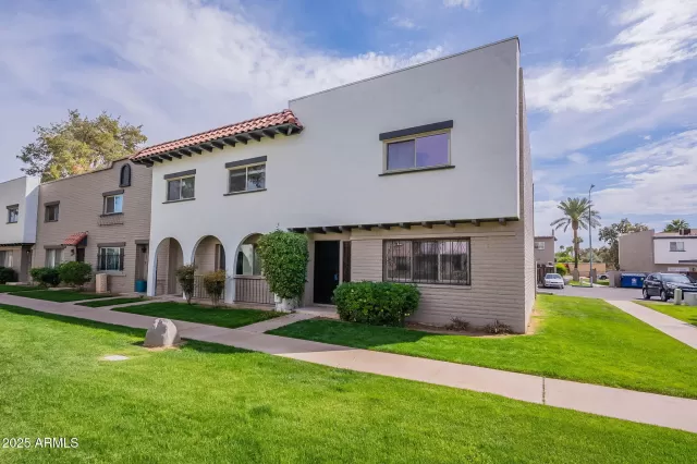 MLS: 6842029 Condo For Sale