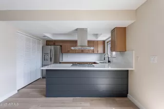 Photo #2: 6842029 Listing