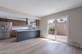 Photo #6: 6842029 Listing