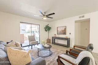 Photo #6: 6842242 Listing