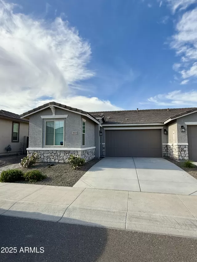 MLS: 6842254 Condo For Sale