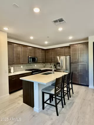 Photo #5: 6842254 Listing 