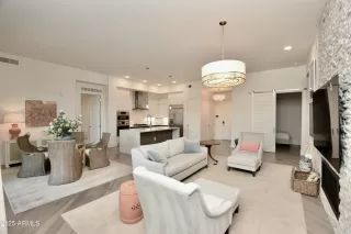 Photo #4: 6842301 Listing