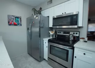 Photo #6: 6842304 Listing 