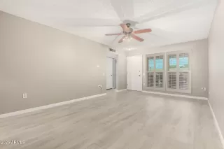 Photo #3: 6842328 Listing