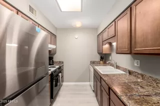 Photo #5: 6842328 Listing