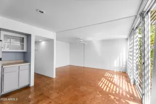 Photo #3: 6842478 Listing