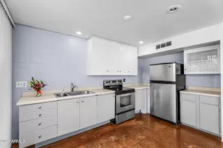 Photo #6: 6842478 Listing