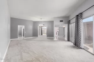 Photo #5: 6842534 Listing