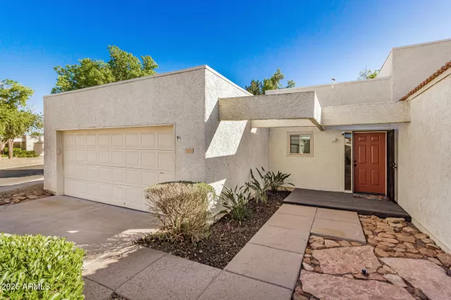 MLS: 6842626 Condo For Sale