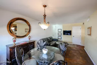 Photo #5: 6842649 Listing