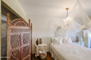 Photo #6: 6842649 Listing