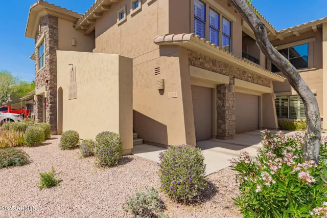 MLS: 6842741 Condo For Sale