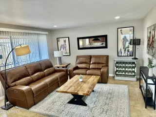 Photo #3: 6842795 Listing