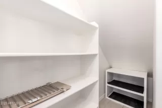 Photo #5: 6842808 Listing