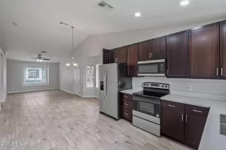 Photo #4: 6842927 Listing 