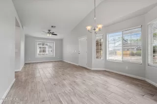 Photo #5: 6842927 Listing 