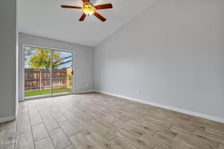 Photo #6: 6842927 Listing 