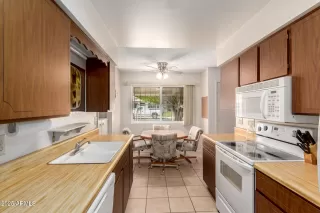 Photo #6: 6842968 Listing 