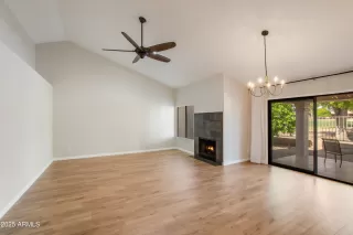 Photo #5: 6843041 Listing 