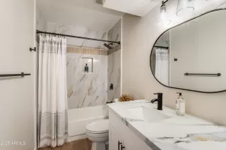 Photo #6: 6843041 Listing 