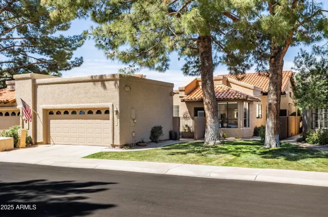 MLS: 6843093 Condo For Sale