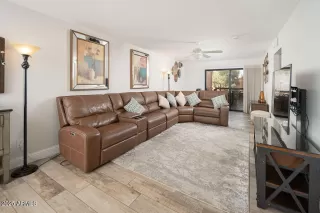 Photo #4: 6843106 Listing