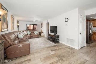 Photo #5: 6843106 Listing