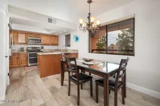 Photo #6: 6843106 Listing