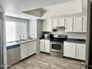 Photo #6: 6843118 Listing