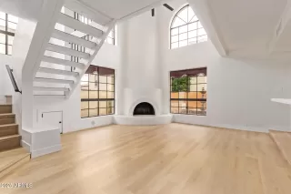 Photo #1: 6843129 Listing 