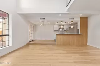 Photo #3: 6843129 Listing 