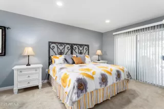 Photo #5: 6843136 Listing