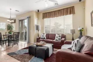 Photo #5: 6843177 Listing