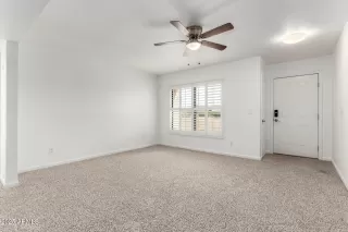 Photo #5: 6843209 Listing