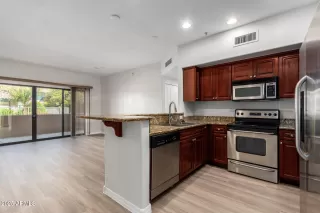 Photo #3: 6843320 Listing