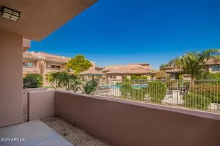 Photo #6: 6843320 Listing